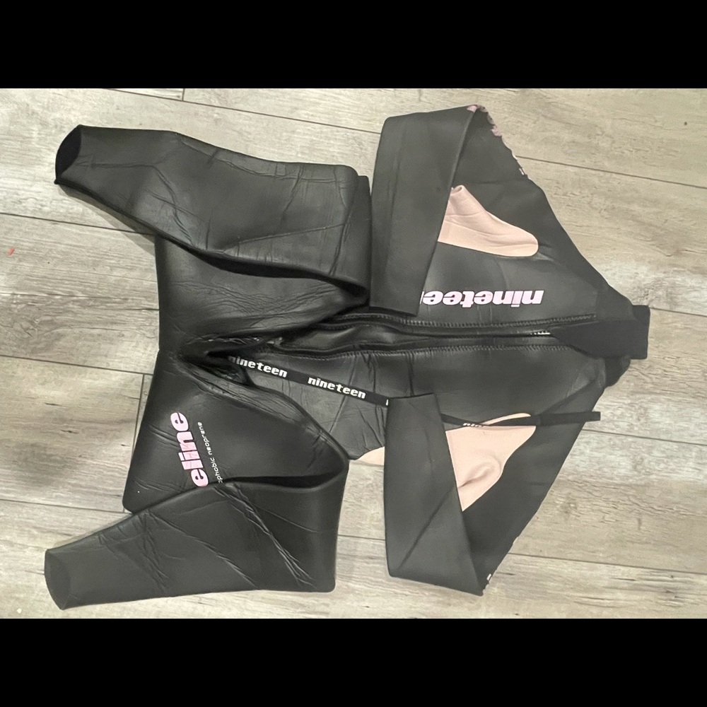 Nineteen Women’s Wetsuit - Size Medium